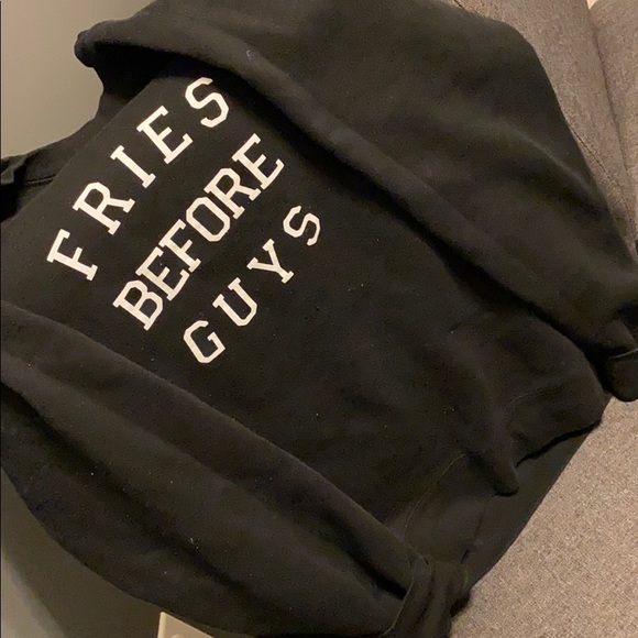 🚫SOLD🚫 BRUNETTE THE LABEL sweater - Picture 4 of 4